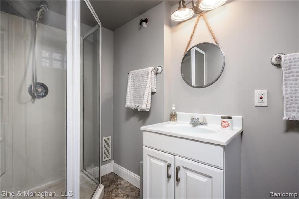 433 Maison Road Grosse Pointe Farms, MI 48236 - Photo 33 of 52