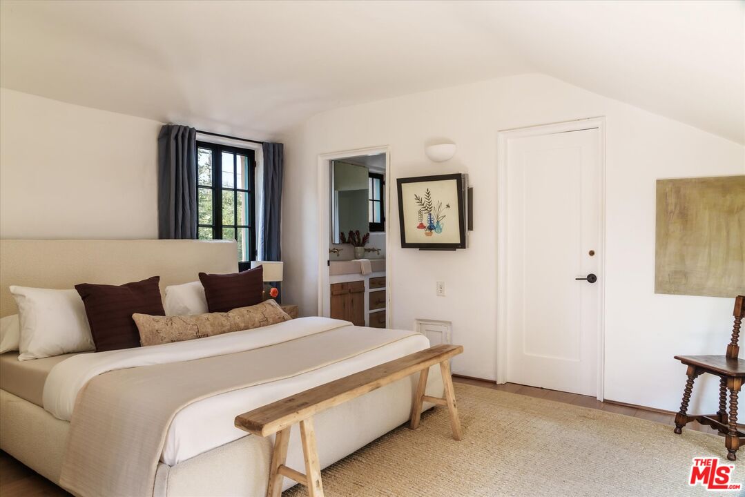 2414 4th Avenue Los Angeles, CA 90018 - Photo 21 of 39 Gallery Image 21