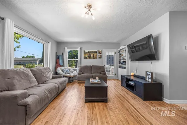 $440,000 | 1802 South Kimball Avenue, Caldwell, ID 83605