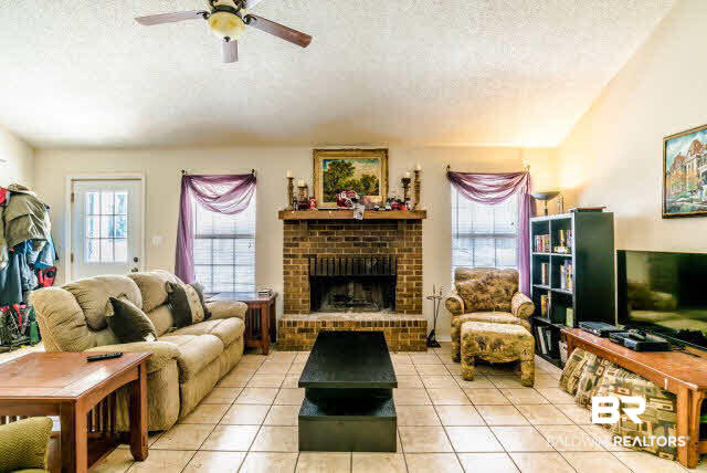 127 Michael Loop Daphne, AL 36526 - Photo 5 of 20 Living Room