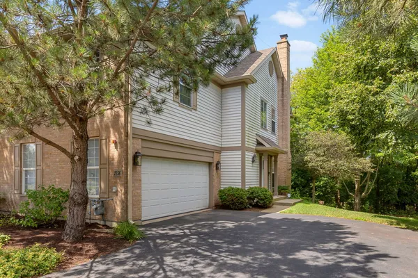 $425,000 | 2156 Yale Circle, Hoffman Estates, IL 60192