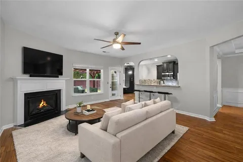 $389,900 | 6608 Oak Hill Pass, Fairburn, GA 30213