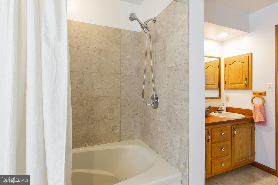 1011 Klees Mill Road Westminster, MD 21157 - Photo 22 of 30 Bath