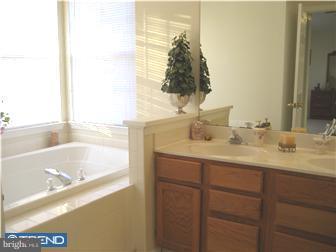 77 Raintree Drive Sicklerville, NJ 08081 - Photo 8 of 12 Bathroom