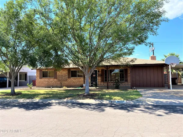 $2,895 | 7429 East Almeria Road, Scottsdale, AZ 85257