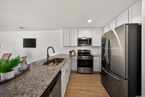 $1,550 | 13954 Bull Cove, San Antonio, TX 78252