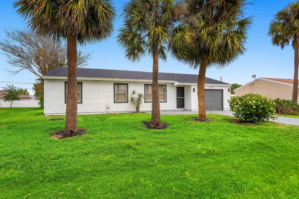 $3,200 | 2937 Southeast Ironton Avenue, Port St. Lucie, FL 34952