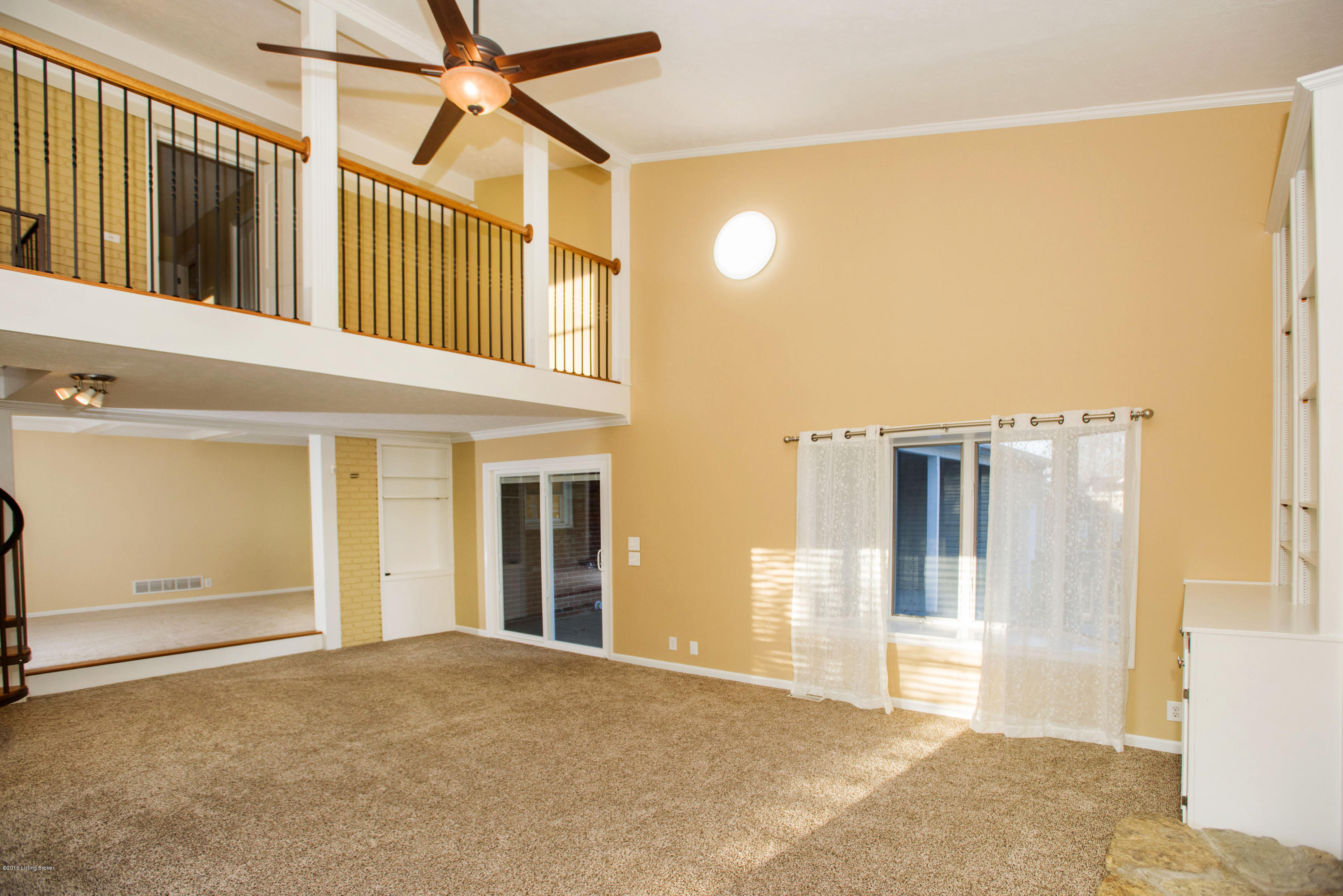 401 Colonel Way Pewee Valley, KY 40056 - Photo 8 of 35 Living Room