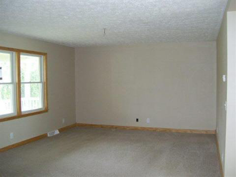 2043 Robbins Road Tipton, MI 49287 - Photo 4 of 9 921452-3.JPG