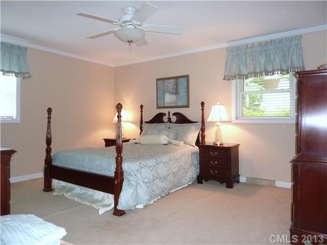 3303 Linwood Road Gastonia, NC 28052 - Photo 10 of 16 Gallery Image 10