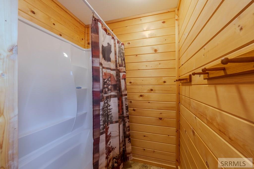 4030 Salt Lick Loop Road Island Park, ID 83429 - Photo 32 of 57 Tub/Shower Combo