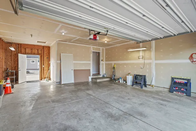 $529,900 | 3916 East Tanager Lane, Mead, WA 99021