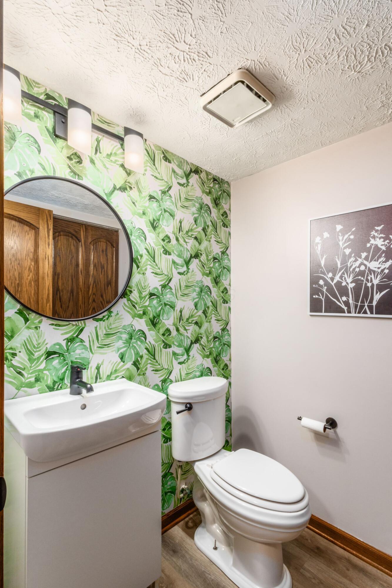 148 Ravine Ridge Drive South Powell, OH 43065 - Photo 20 of 44 Half Bathroom