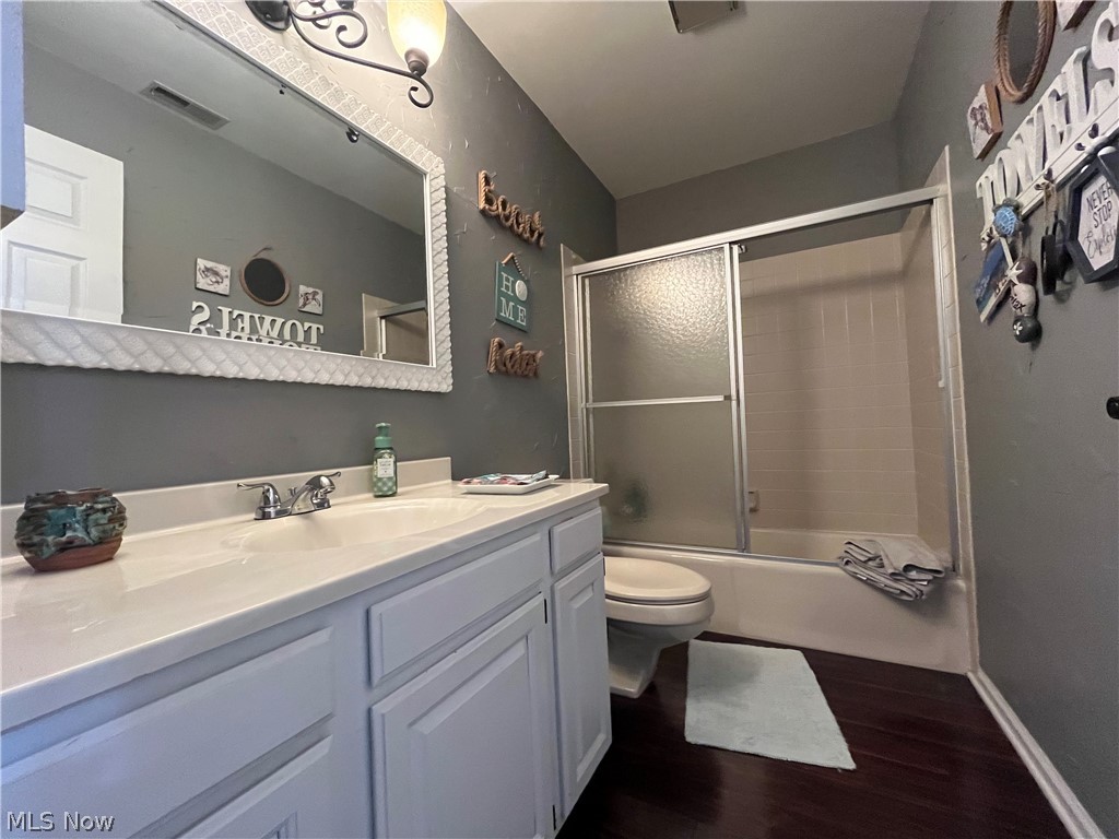 2885 Charing Cross Road Northwest Canton, OH 44708 - Photo 19 of 25 Full bathroom main