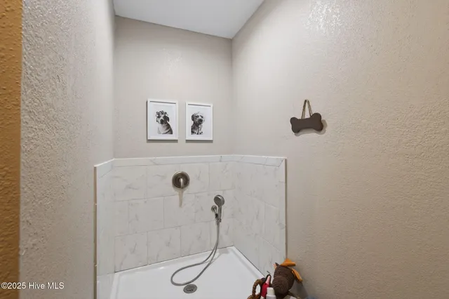 $359,900 | 1607 Dellaire Drive, Elizabeth City, NC 27909