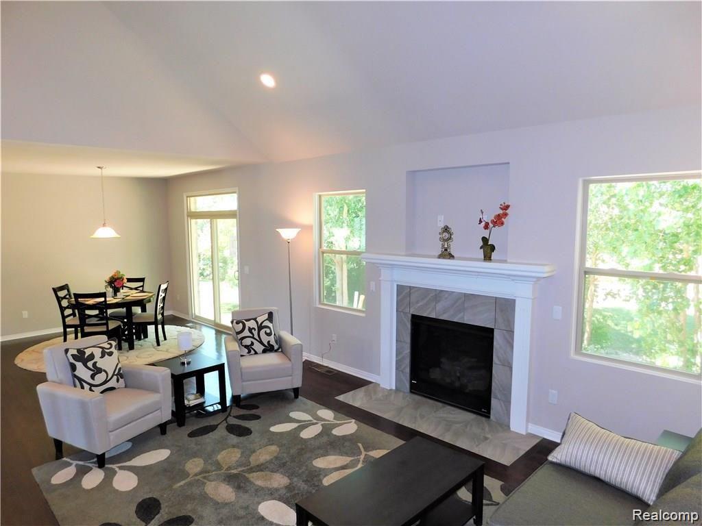 20955 Oak Ridge Drive Clinton Township, MI 48036 - Photo 3 of 20
