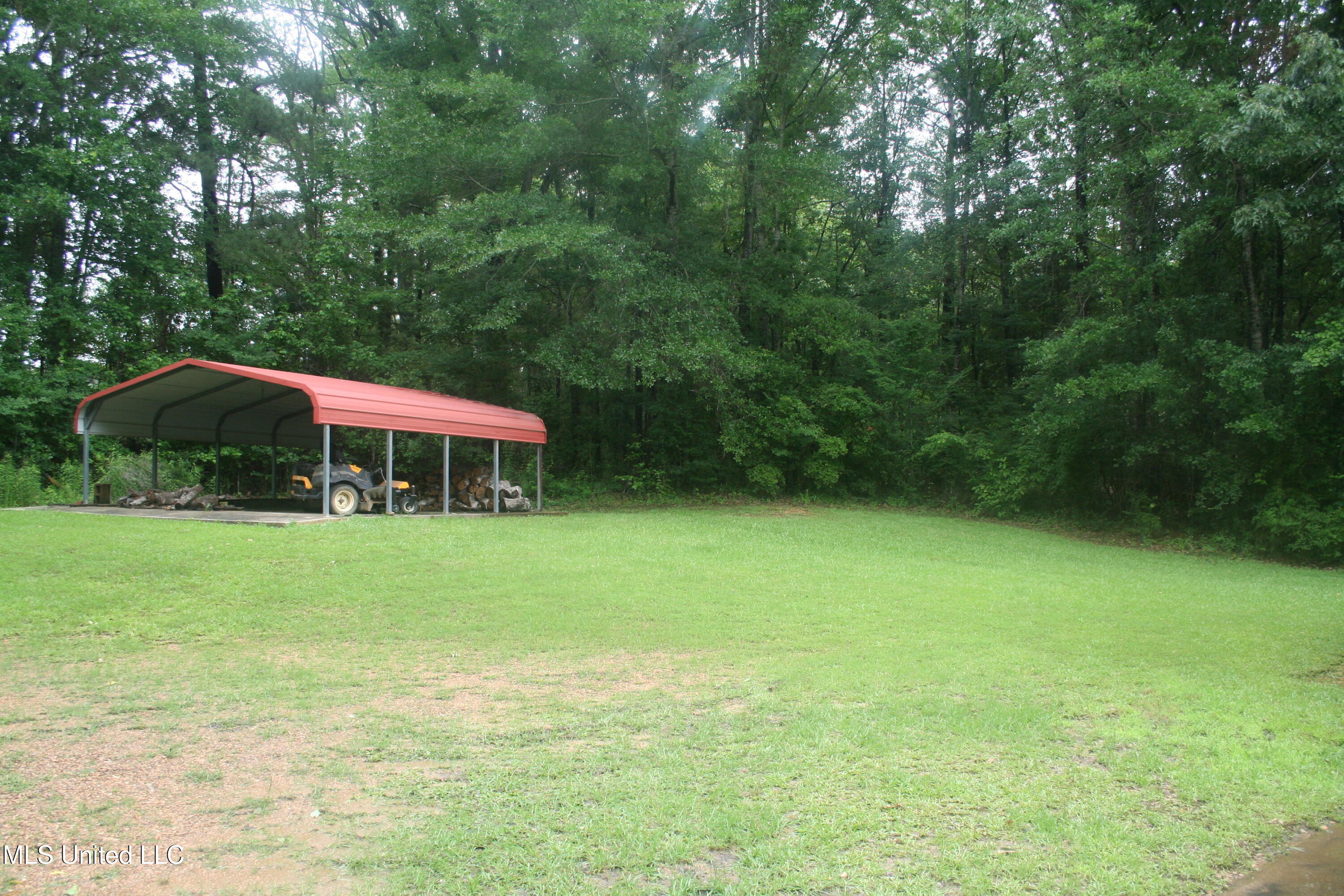 304 Whitetail Court Florence, MS 39073 - Photo 15 of 17 IMG_2333