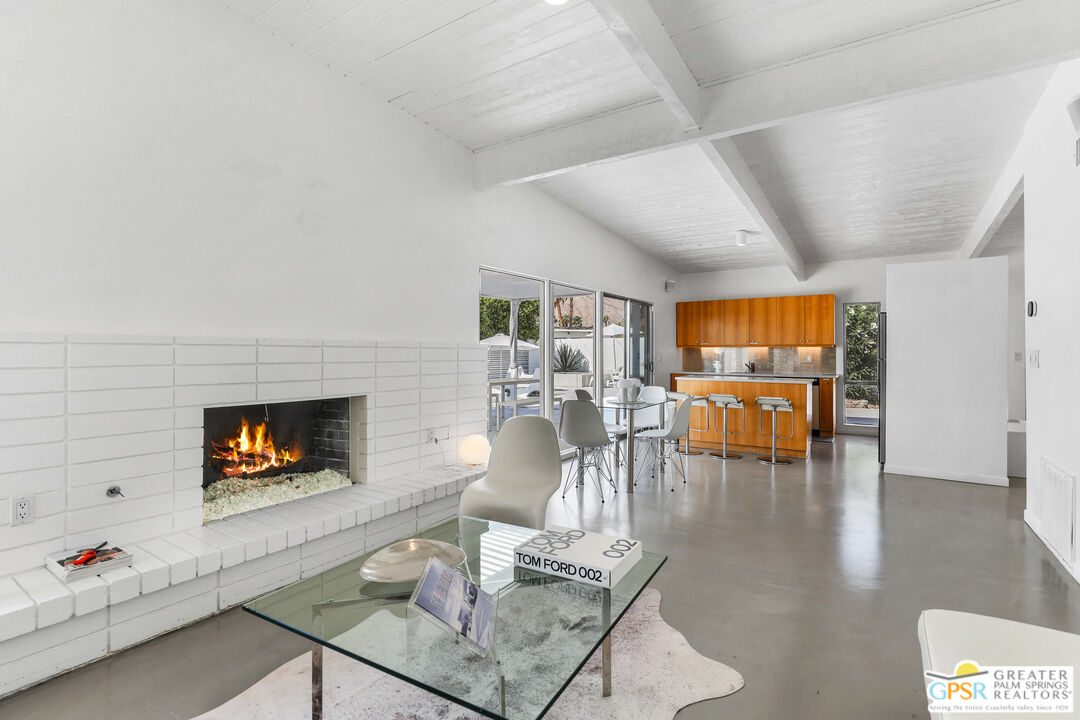 971 East Alexander Way Palm Springs, CA 92262 - Photo 7 of 54