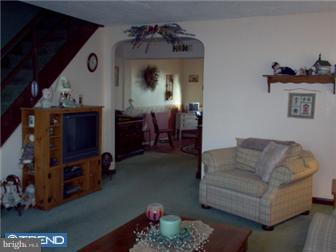3300 Fordham Road Philadelphia, PA 19114 - Photo 6 of 11 Living Room