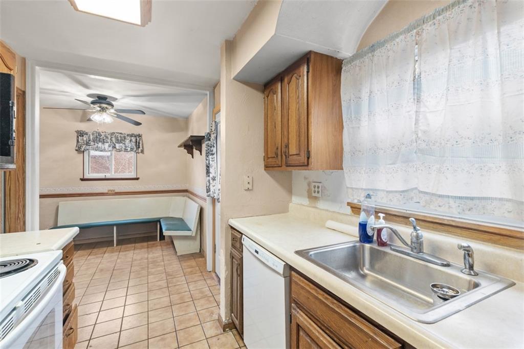 1621 Elderslee Road Pittsburgh, PA 15227 - Photo 8 of 29 Gallery Image 8