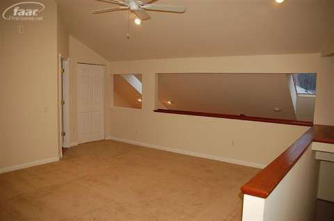 626 North McKinley Road Flushing, MI 48433 - Photo 14 of 19 20346806-13.JPG