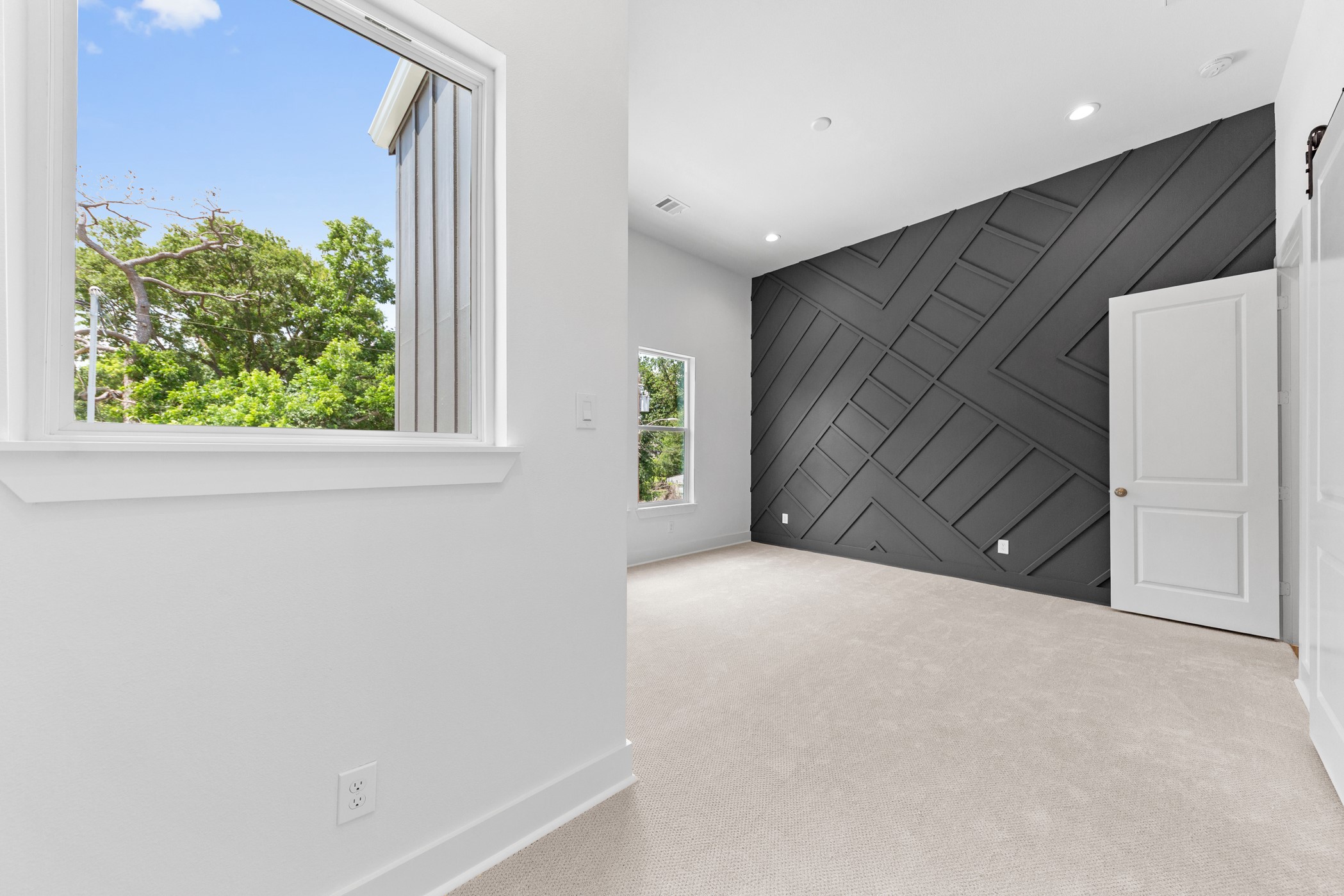 4710 Gunter Street Houston, TX 77020 - Photo 20 of 32 a view of an empty room with a window