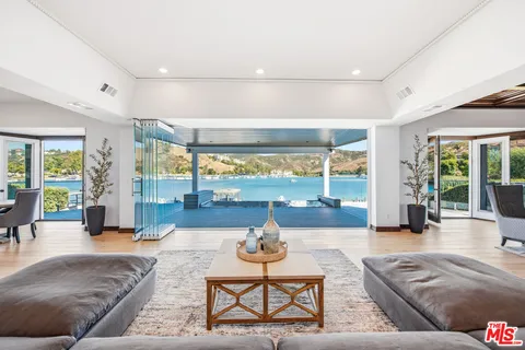 $5,500,000 | 3704 Capstan Circle, Westlake Village, CA 91361