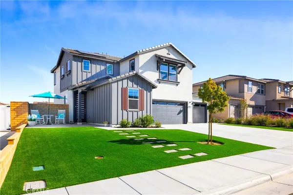 a view of entryway and hall