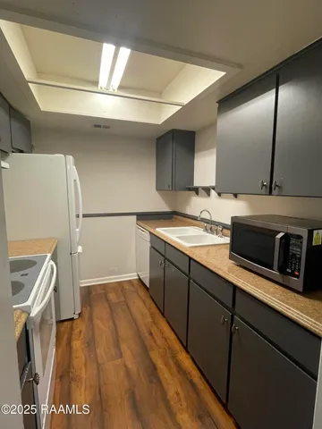 $76,500 | 3121 Johnston Street, Unit 128, Lafayette, LA 70503