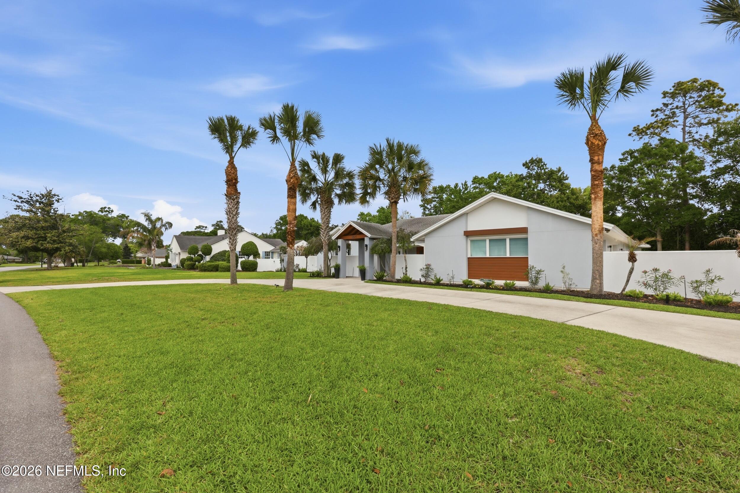 8071 Pine Lake Road Jacksonville, FL 32256 - Photo 2 of 79 the real estateographers_082