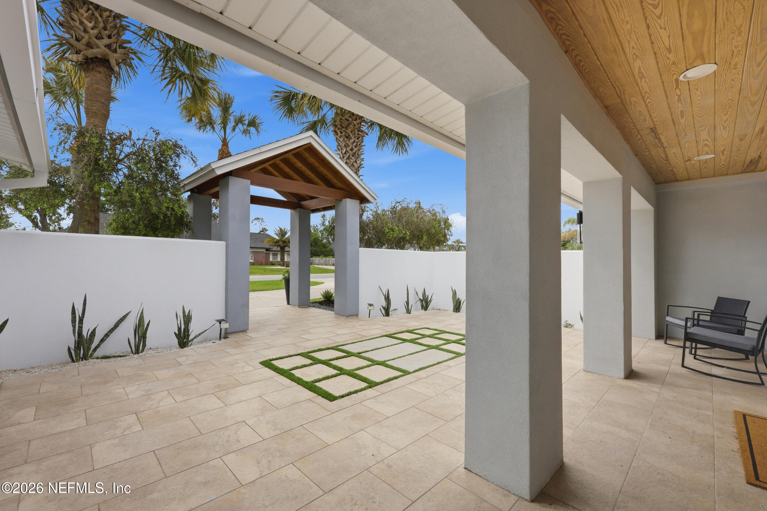 8071 Pine Lake Road Jacksonville, FL 32256 - Photo 5 of 79 the real estateographers_087