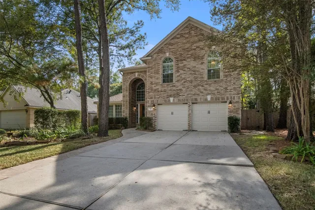 $2,990 | 35 North York Gate Court, The Woodlands, TX 77382