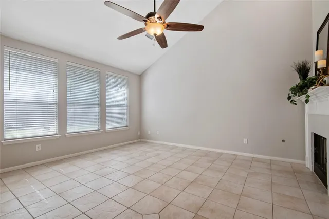 $2,990 | 35 North York Gate Court, The Woodlands, TX 77382