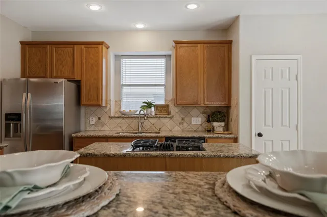 $2,990 | 35 North York Gate Court, The Woodlands, TX 77382