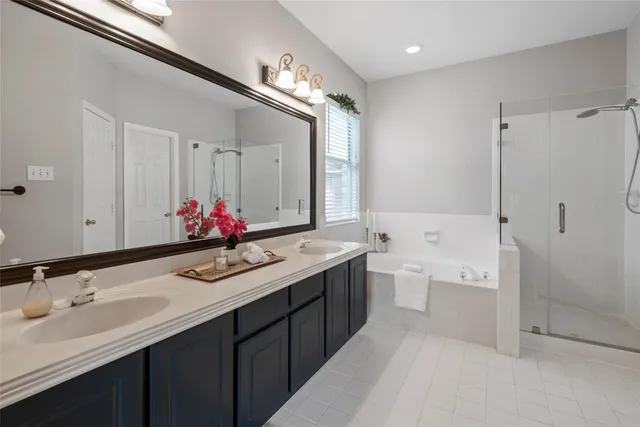 $2,990 | 35 North York Gate Court, The Woodlands, TX 77382