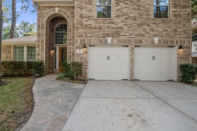 $2,990 | 35 North York Gate Court, The Woodlands, TX 77382