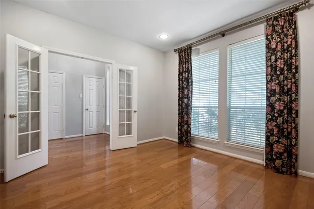 $2,990 | 35 North York Gate Court, The Woodlands, TX 77382