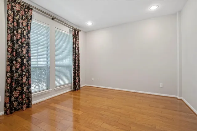 $2,990 | 35 North York Gate Court, The Woodlands, TX 77382