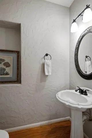 $2,990 | 35 North York Gate Court, The Woodlands, TX 77382