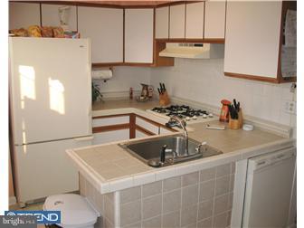 10816 Harrow Road Philadelphia, PA 19154 - Photo 3 of 12 Kitchen