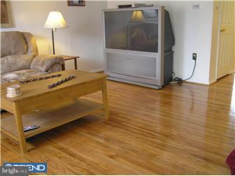 10816 Harrow Road Philadelphia, PA 19154 - Photo 6 of 12 Living Room