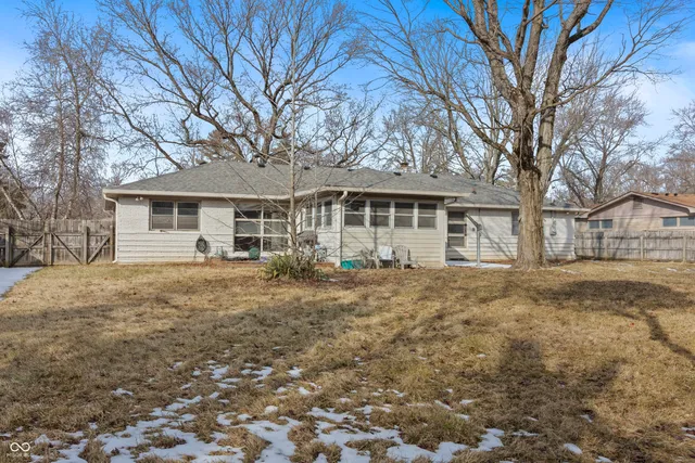 $300,000 | 8743 Washington Blvd E Drive, Indianapolis, IN 46240