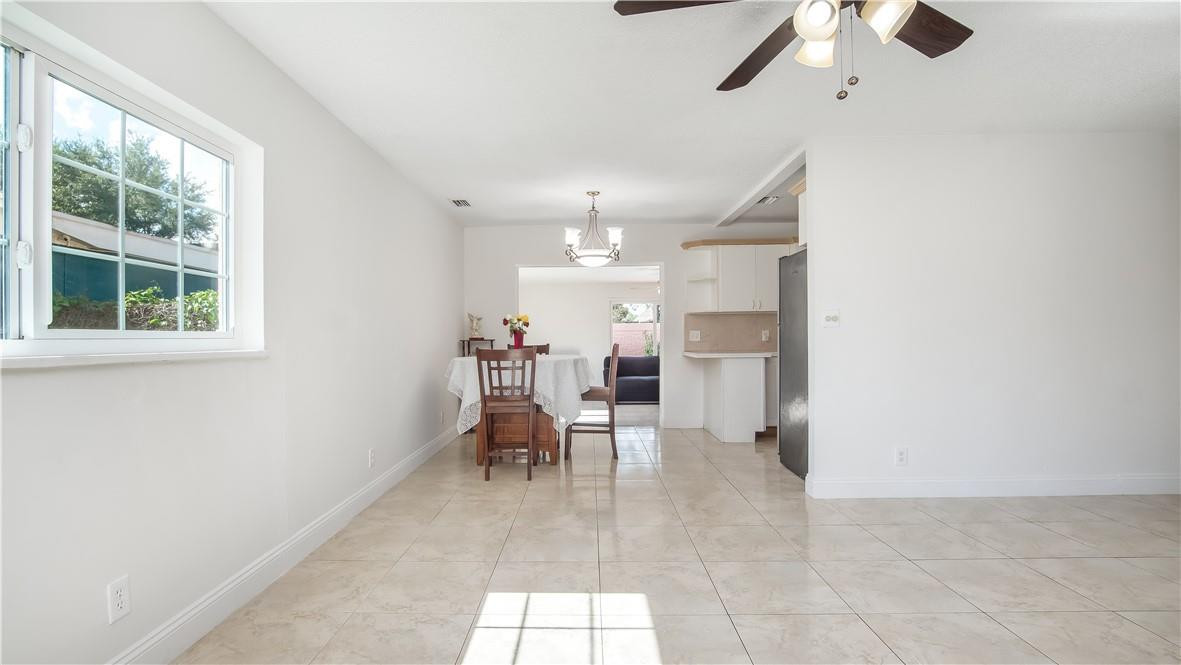 4987 Southwest 4th Street Pompano Beach, FL 33068 - Photo 5 of 31 Photo 5