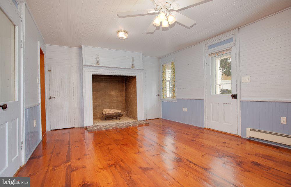 4263 Carlisle Road Gardners, PA 17324 - Photo 3 of 24 Gallery Image 3
