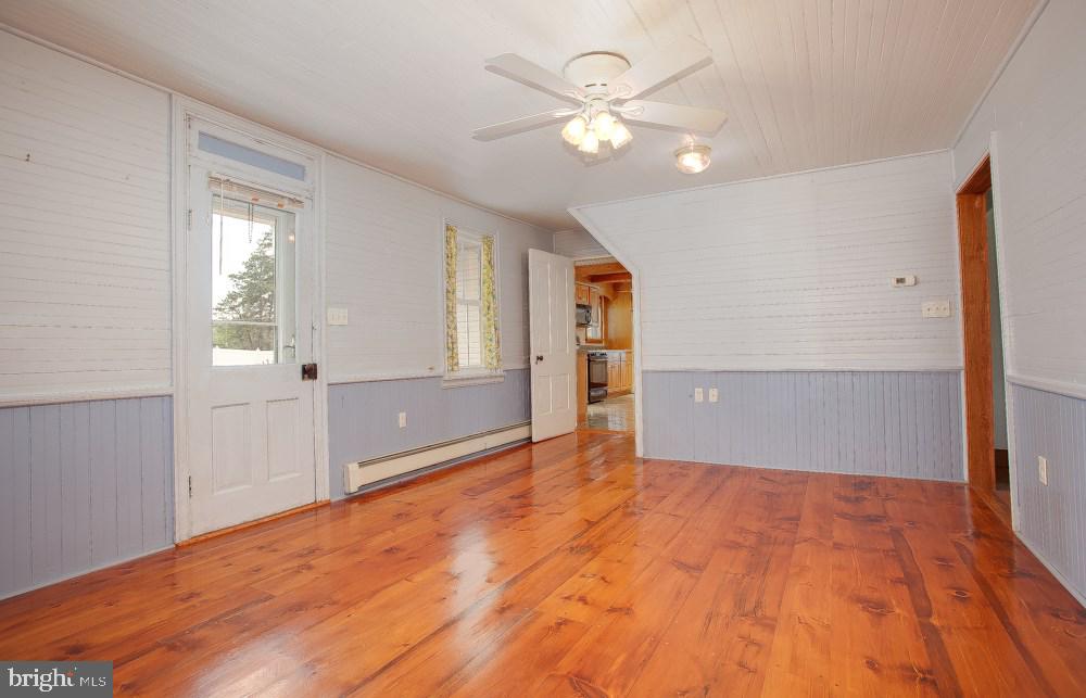 4263 Carlisle Road Gardners, PA 17324 - Photo 4 of 24 Gallery Image 4