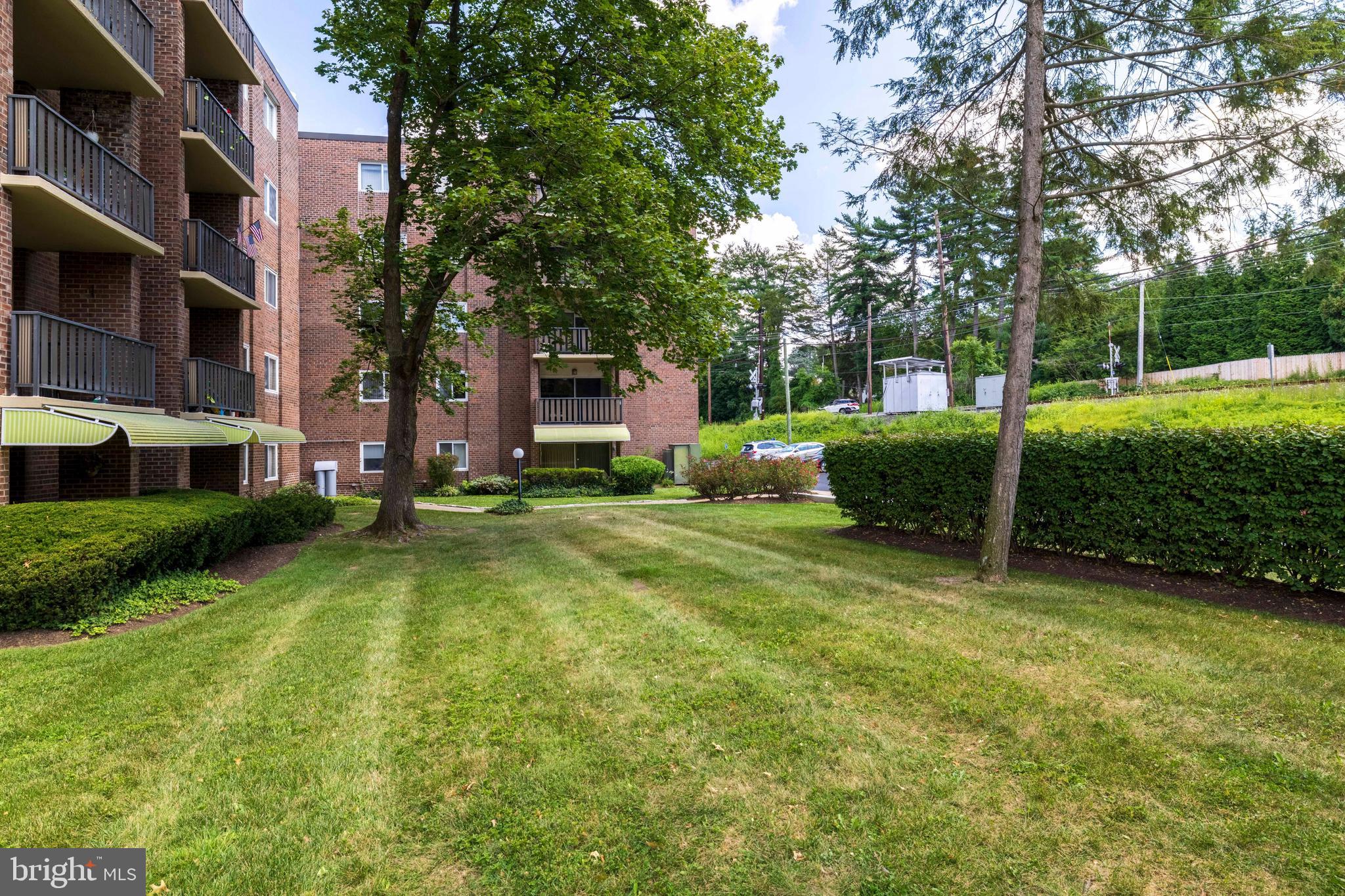 1570 The Fairway, Unit 402E Jenkintown, PA 19046 - Photo 19 of 20 More green space!