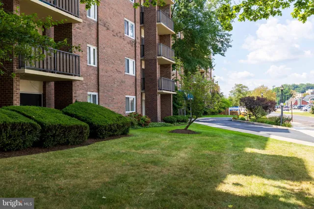 $109,000 | 1570 The Fairway, Unit 402E, Jenkintown, PA 19046