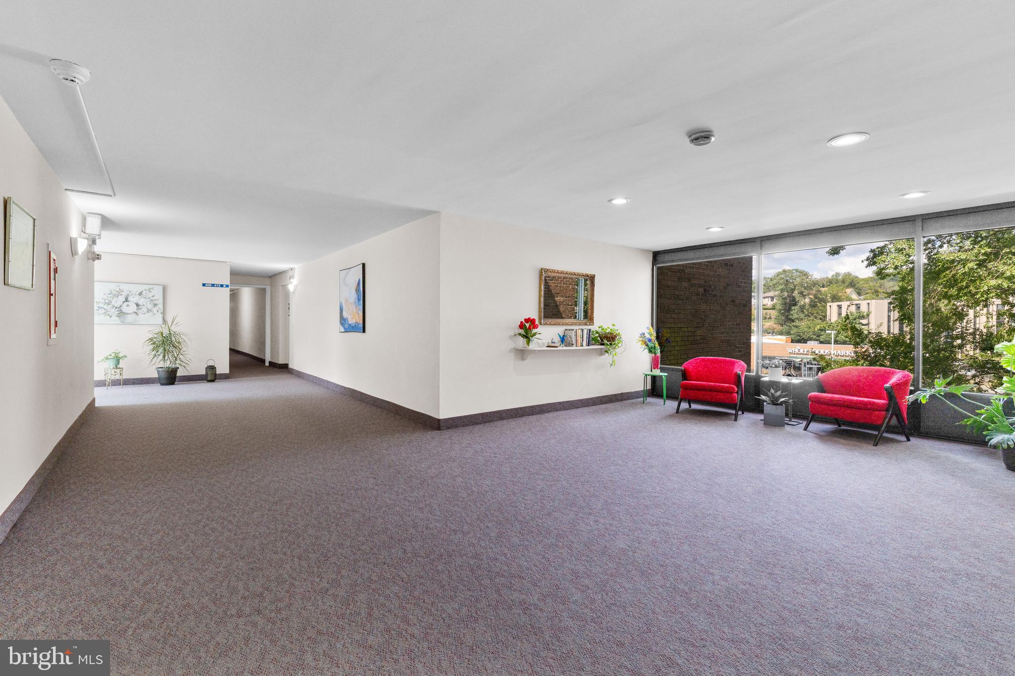 1570 The Fairway, Unit 402E Jenkintown, PA 19046 - Photo 4 of 20 Spacious and relaxing 4th floor lobby.