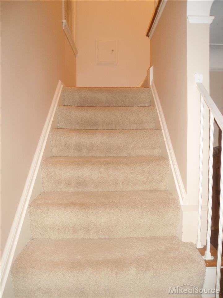 593 Vernier Road Grosse Pointe Woods, MI 48236 - Photo 18 of 30