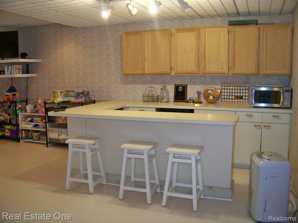 3208 North Tipsico Lake Road Hartland, MI 48353 - Photo 22 of 87 007.jpg